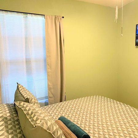 Evergreen Jolly Room With Tv Hemet Exterior photo