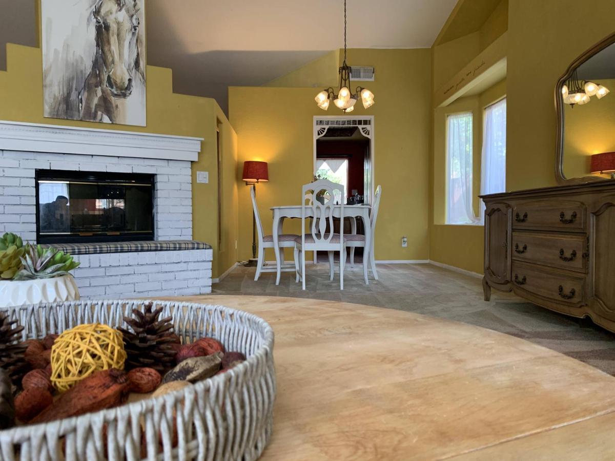 Evergreen Jolly Room With Tv Hemet Exterior photo