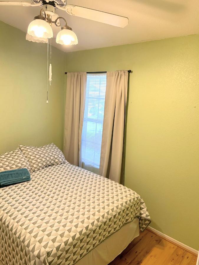 Evergreen Jolly Room With Tv Hemet Exterior photo